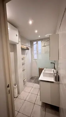 Salle de bains dans l'établissement Charming apartment in Monmartre