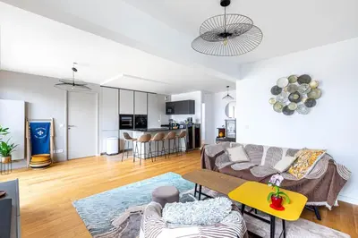 Cuisine ou kitchenette dans l'établissement GuestReady - Chic cocoon with a balcony
