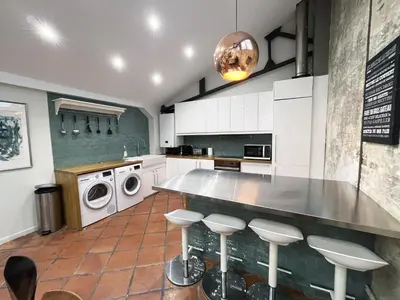 Cuisine ou kitchenette dans l'établissement Urban Flat 161 - Sublime 4BDR Luxury Flat in Paris