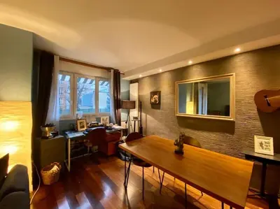 Coin salon dans l'établissement Appartement moderne Neuilly sur Seine au calme