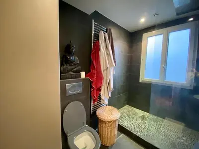 Salle de bains dans l'établissement Appartement moderne Neuilly sur Seine au calme