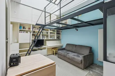 Coin salon dans l'établissement Atypique Loft 3 personnes with AC by Weekome