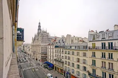 Vue générale sur Paris ou vue de la ville depuis l'appartement