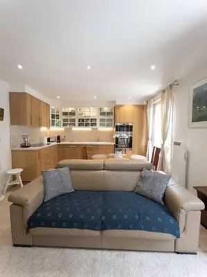 Cuisine ou kitchenette dans l'établissement Appartement Paris La Défense Puteaux