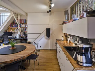 Cuisine ou kitchenette dans l'établissement Atelier d'artiste en plein Paris