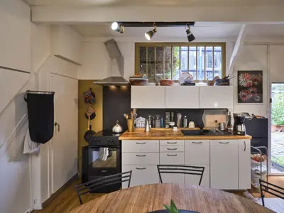 Cuisine ou kitchenette dans l'établissement Atelier d'artiste en plein Paris