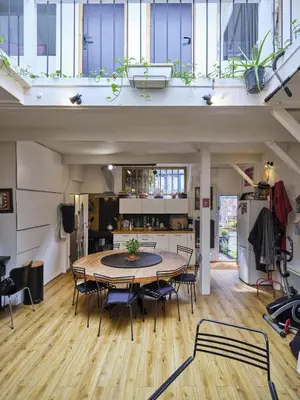 Cuisine ou kitchenette dans l'établissement Atelier d'artiste en plein Paris