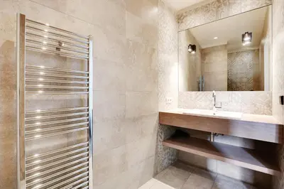 Salle de bains dans l'établissement Pick A Flat's Apartment in Le Marais - Rue Sainte Croix de la Bretonnerie