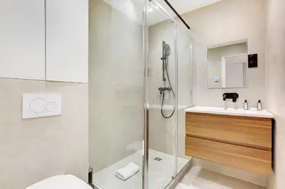 Salle de bains dans l'établissement Charming air-conditioned apt for a cosy atmosphere