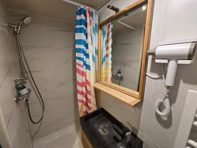 Salle de bains dans l'établissement 4G- Studio cosy proche Paris
