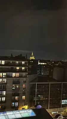 Vue générale sur Paris ou vue de la ville depuis l'appartement