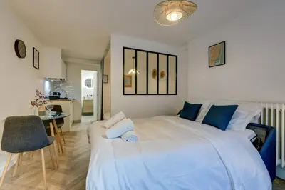 Un ou plusieurs lits dans un hébergement de l'établissement Gare Austerlitz Renovated & comfortable 8 guests