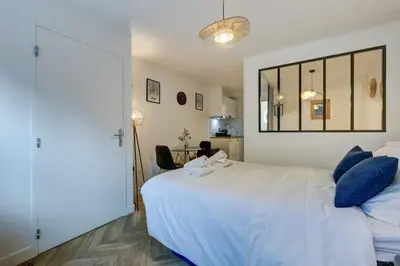Un ou plusieurs lits dans un hébergement de l'établissement Gare Austerlitz Renovated & comfortable 8 guests
