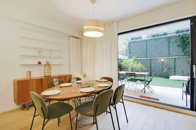 Plan de l'établissement Passy - Eiffel Tower - Amazing 2BR with garden