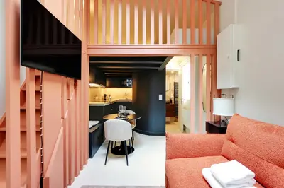 Coin salon dans l'établissement Appartement Chic and Cosy-Canal Saint Martin