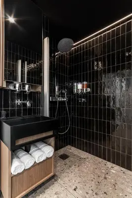 Salle de bains dans l'établissement Luxury Residence in old Marais, 3 BR, Patio, Sauna, Fitness Room, AC