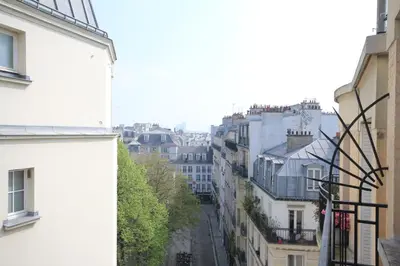 Vue générale sur Paris ou vue de la ville depuis l'appartement