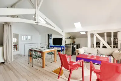 Télévision ou salle de divertissement dans l'établissement Cozy appartment avec Terrace - 2BR-4P - Centre de Paris