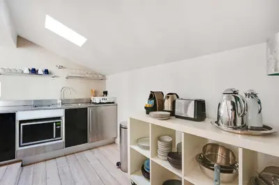 Cuisine ou kitchenette dans l'établissement Cozy appartment avec Terrace - 2BR-4P - Centre de Paris