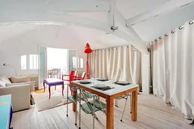 Coin salon dans l'établissement Cozy appartment avec Terrace - 2BR-4P - Centre de Paris