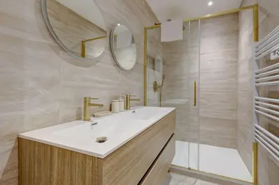 Salle de bains dans l'établissement Sublime Apartment Champs Elysées 8Guests 3Bdr