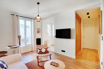 Télévision ou salle de divertissement dans l'établissement Luxury flat silly - Boulogne city center