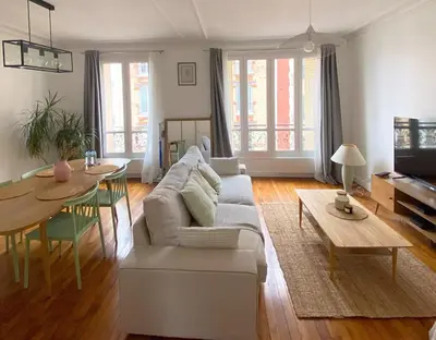 Coin salon dans l'établissement Appartement lumineux à Levallois, proche métro & Paris