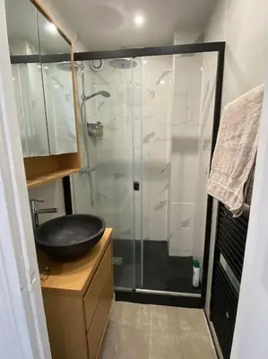 Salle de bains dans l'établissement Appartement lumineux à Levallois, proche métro & Paris
