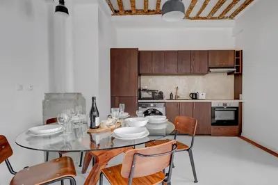 Cuisine ou kitchenette dans l'établissement 377 Suite Stella - Superbe Appartement à Paris