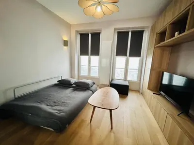 Télévision ou salle de divertissement dans l'établissement Enghien - New studio fully furnished