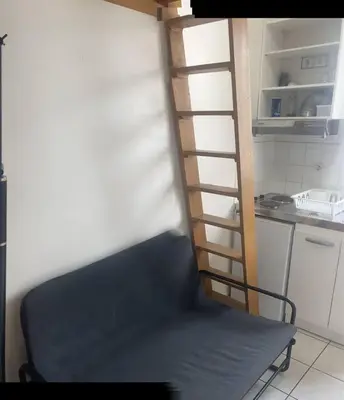 Cuisine ou kitchenette dans l'établissement Close