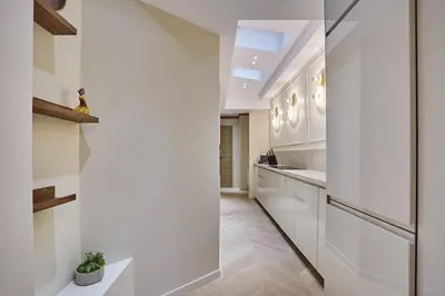 Cuisine ou kitchenette dans l'établissement Apartment 3 bedrooms Center of Paris by Studio Prestige