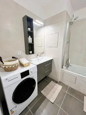 Salle de bains dans l'établissement Appartement moderne & spacieux avec parking Paris