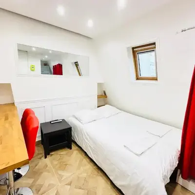 Pretty Central flat in Paris