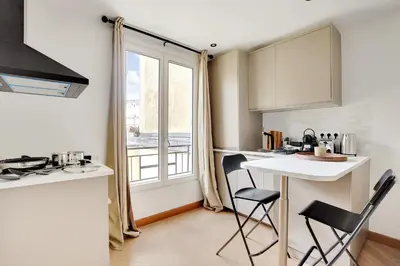 Cuisine ou kitchenette dans l'établissement Appartement 2 personnes - Tour Eiffel