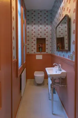 Salle de bains dans l'établissement Apt vue Louvre et Seine
