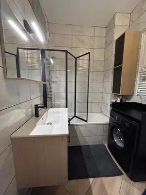 Salle de bains dans l'établissement Duplex Paris 18ème proche Montmartre