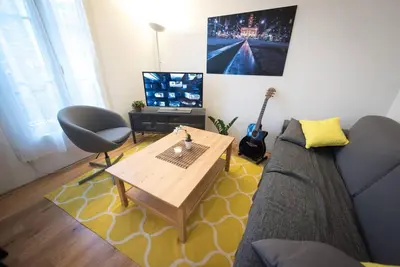 Télévision ou salle de divertissement dans l'établissement Contemporary, view of La Défense, all comfort