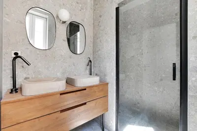 Salle de bains dans l'établissement Belleville republique