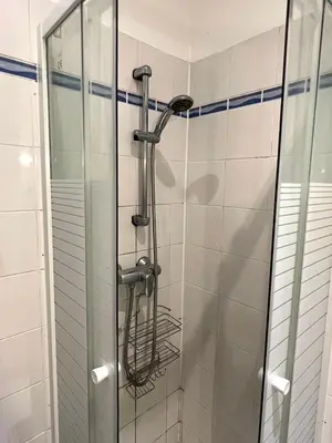 Salle de bains dans l'établissement Charming Montmartre Studio