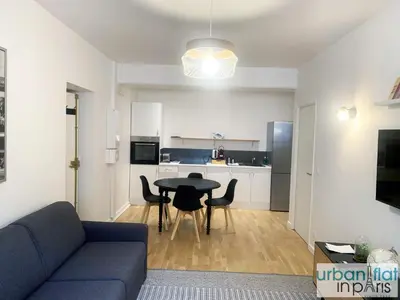 Cuisine ou kitchenette dans l'établissement Urban Flat 167 - Luxury 1 Bedroom Flat in Paris