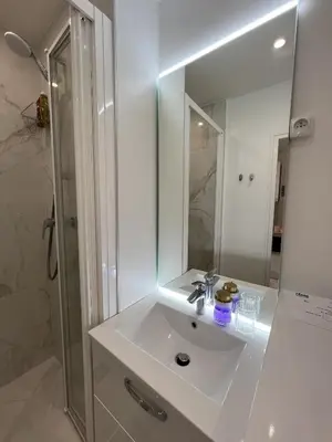 Salle de bains dans l'établissement Stylish apartment in Paris
