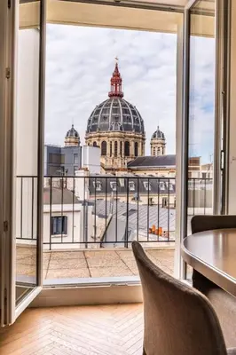Balcon ou terrasse dans l'établissement Haussman Palace Appartment