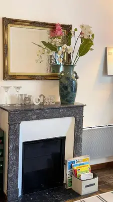Bibliothèque dans l'appartement