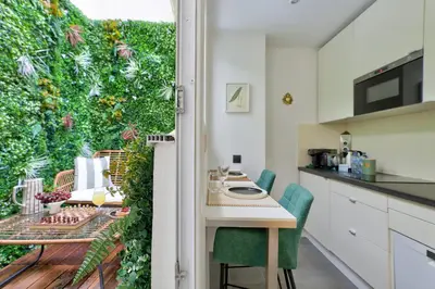 Cuisine ou kitchenette dans l'établissement Sublime studio avec patio - Montorgueil