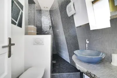 Salle de bains dans l'établissement Bosquet - Rue Cler