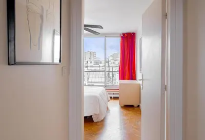 Un ou plusieurs lits dans un hébergement de l'établissement NEW - 3 bedroom flat with Eiffel Tower view
