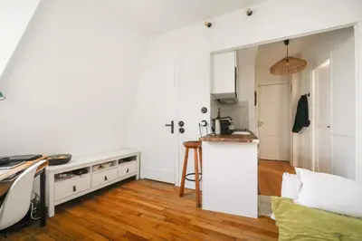 Cuisine ou kitchenette dans l'établissement Luxe appartement Parisien