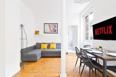Plan de l'établissement Appartement Quartier Jardin du Luxembourg Free Netflix