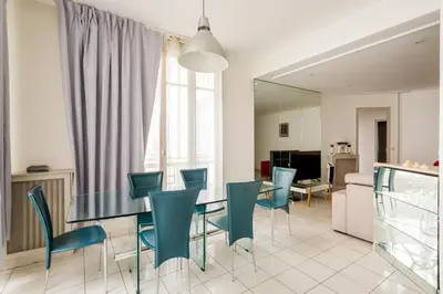 Coin salon dans l'établissement Champs-Élysées Lincoln - 2BDR